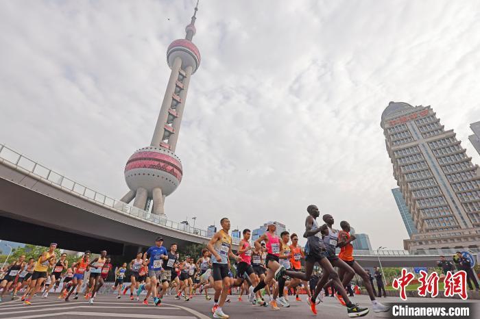BOB·体育综合APP下载 上海半马鸣枪起跑 埃塞俄比亚选手打破女子组赛会纪录